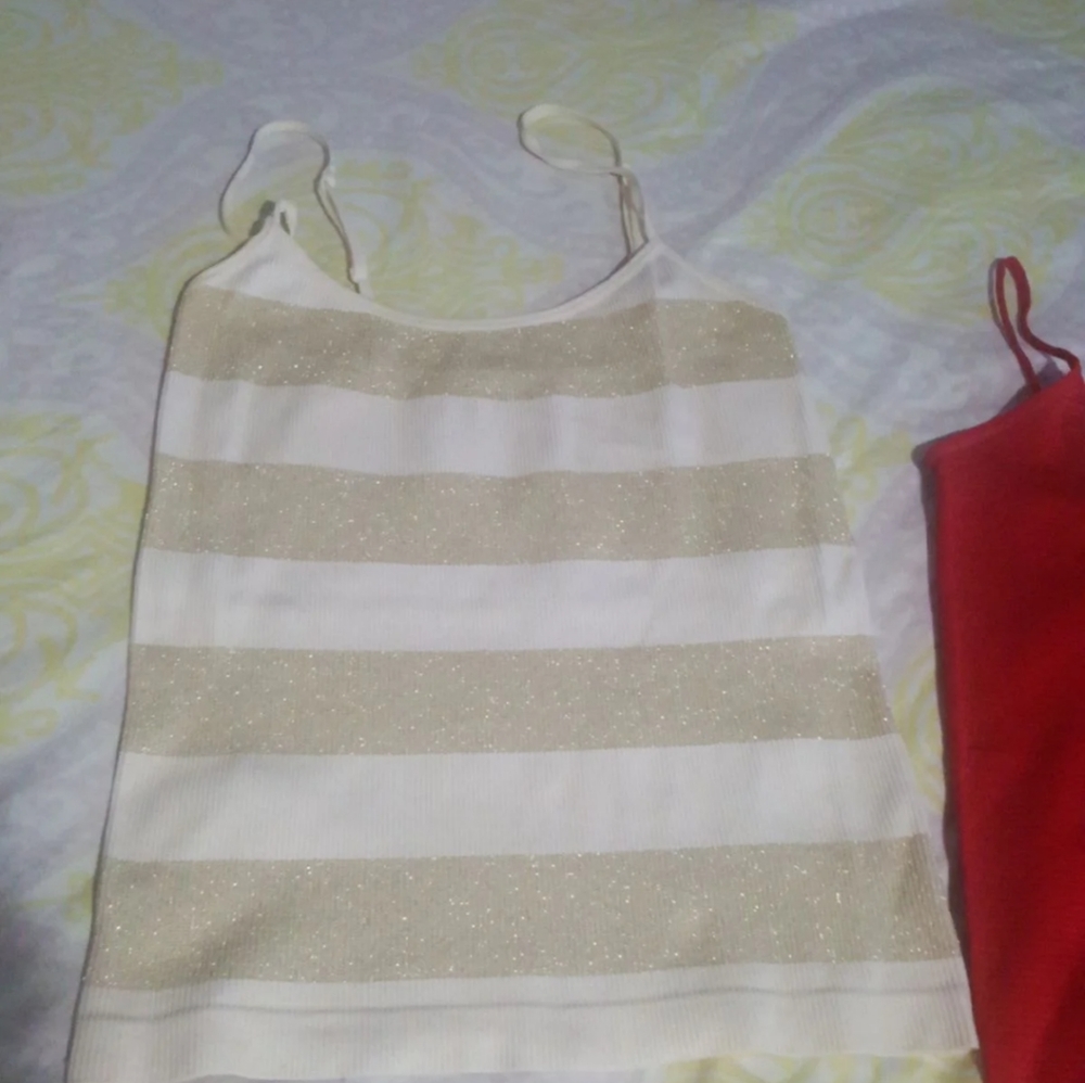 Tops - Picture 2 of 5
